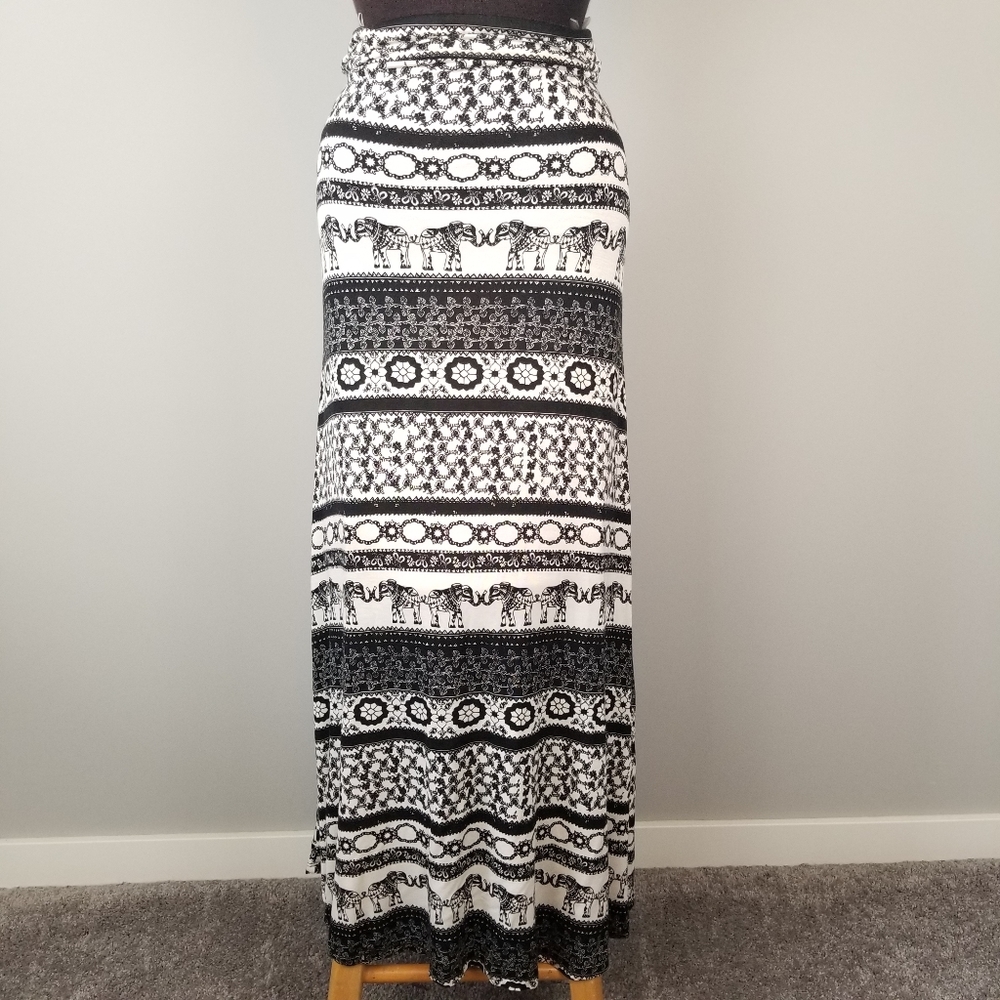 NWT:  black & ivory elephant maxi dress, S